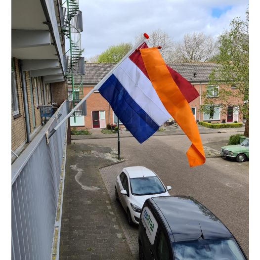 Complete set voor balkon spijlenhek Nederlandse vlag Oranje wimpel stok en houder